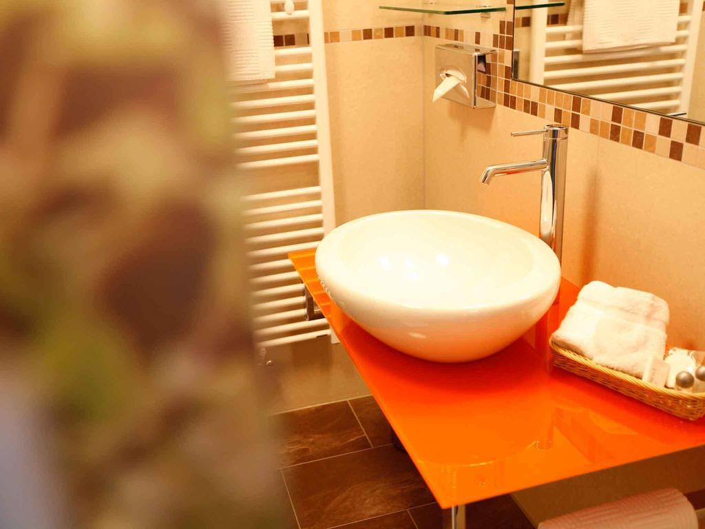 Hotel Neckartal Köngen エクステリア 写真